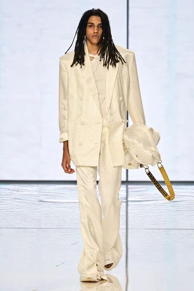 Look 40